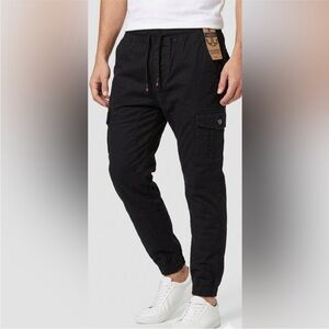 NWT Men's Black Cargo Pants with elasticity built-in knee size 30